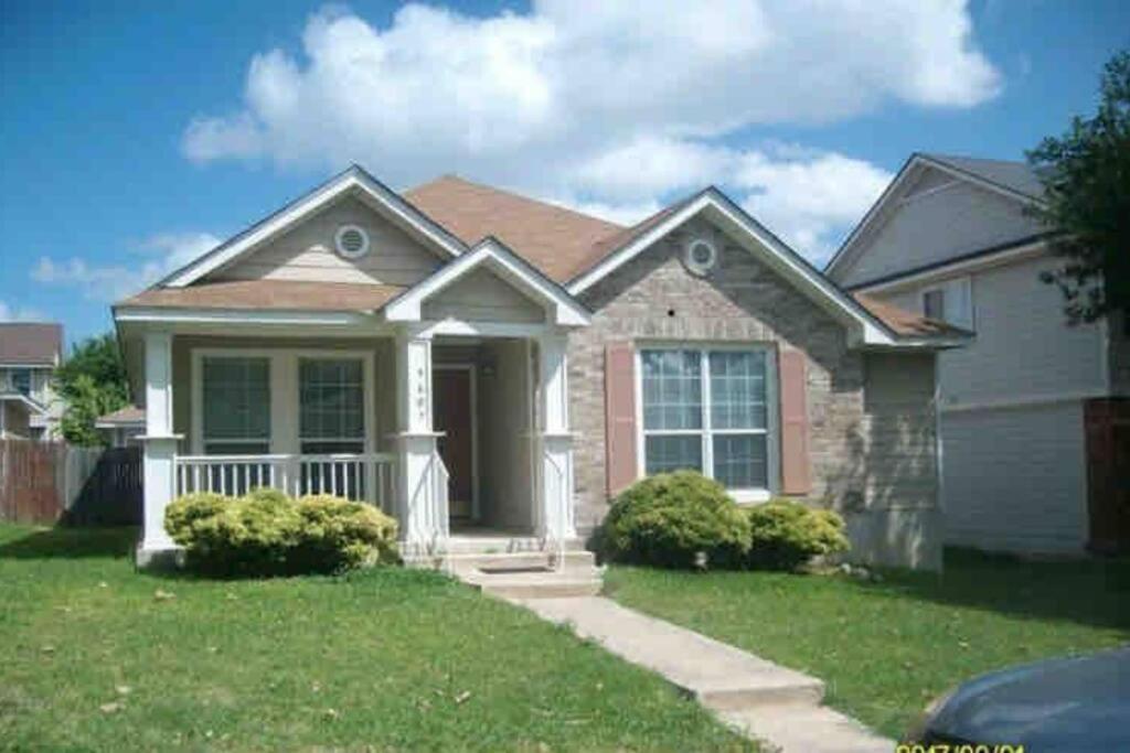 Modern Updates - Great Location - King Bed- Bmt San Antonio Exterior foto