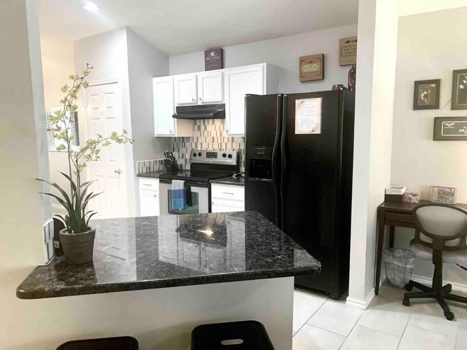 Modern Updates - Great Location - King Bed- Bmt San Antonio Exterior foto