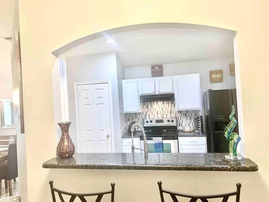 Modern Updates - Great Location - King Bed- Bmt San Antonio Exterior foto